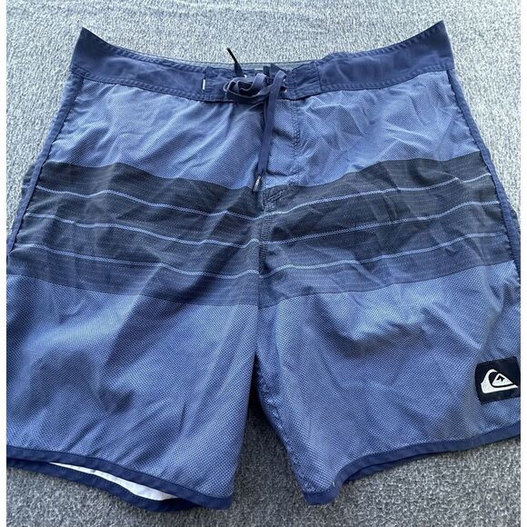 Quiksilver Board Shorts Mens 36 Blue Geometric Pocket Logo Beach Swimwear‎ - Picture 1 of 14